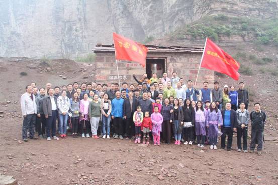 拼博官方网站成功举行军事素质拓展训练